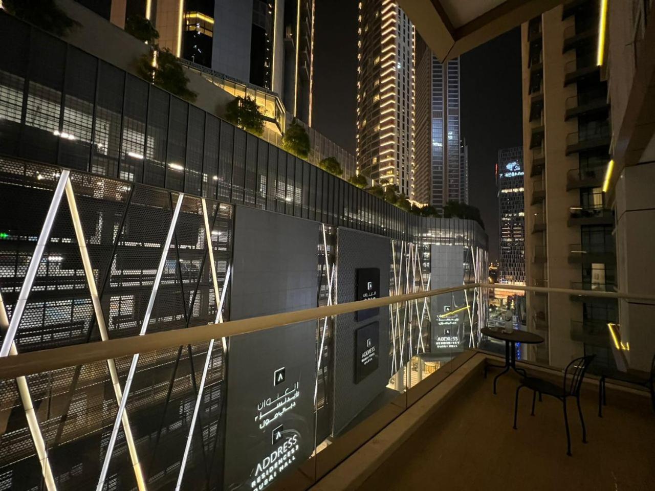 Downtown Holiday'S - 1 Min To Dubai Mall & Burj Khalifa Hostel Eksteriør bilde