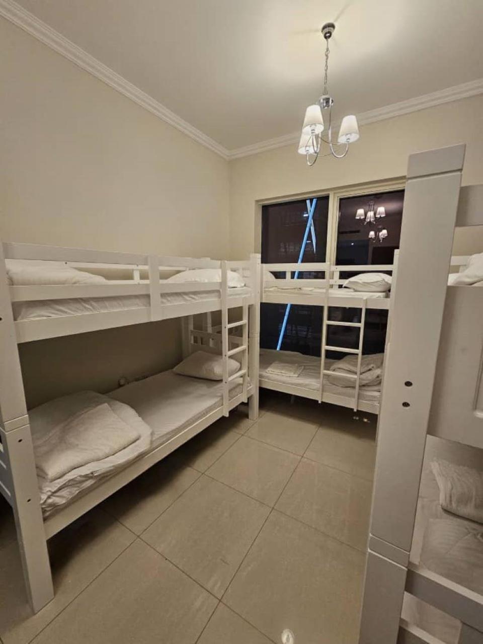 Downtown Holiday'S - 1 Min To Dubai Mall & Burj Khalifa Hostel Eksteriør bilde