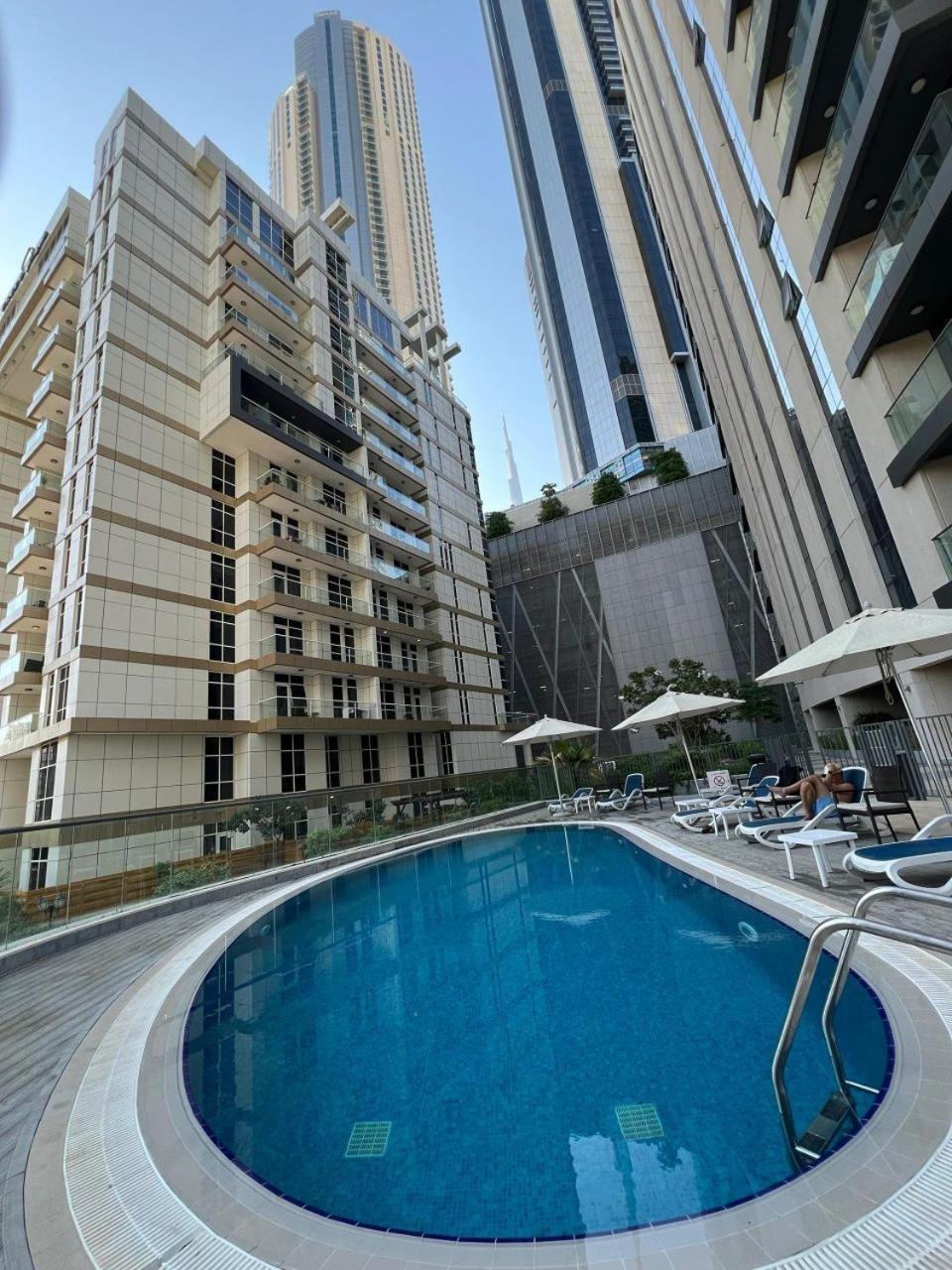 Downtown Holiday'S - 1 Min To Dubai Mall & Burj Khalifa Hostel Eksteriør bilde